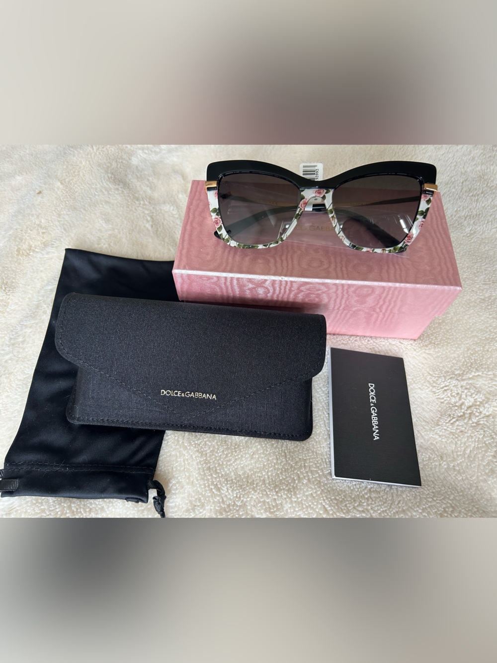 NWT Dolce & Gabbana Cat Eye 54mm Sunglasses DG4374 32508G Black/ Floral